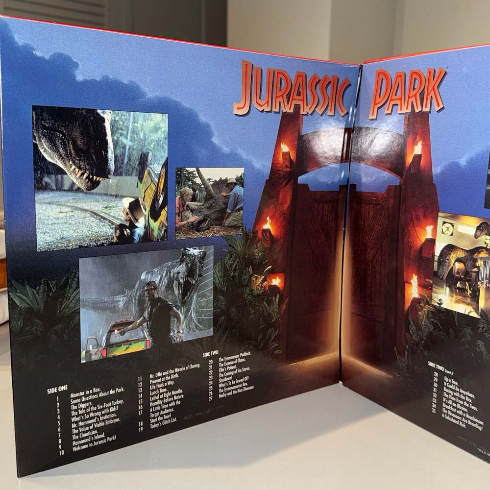 Jurassic Park Letterboxed Edition Laserdisc Box Set - Picture 3 of 6